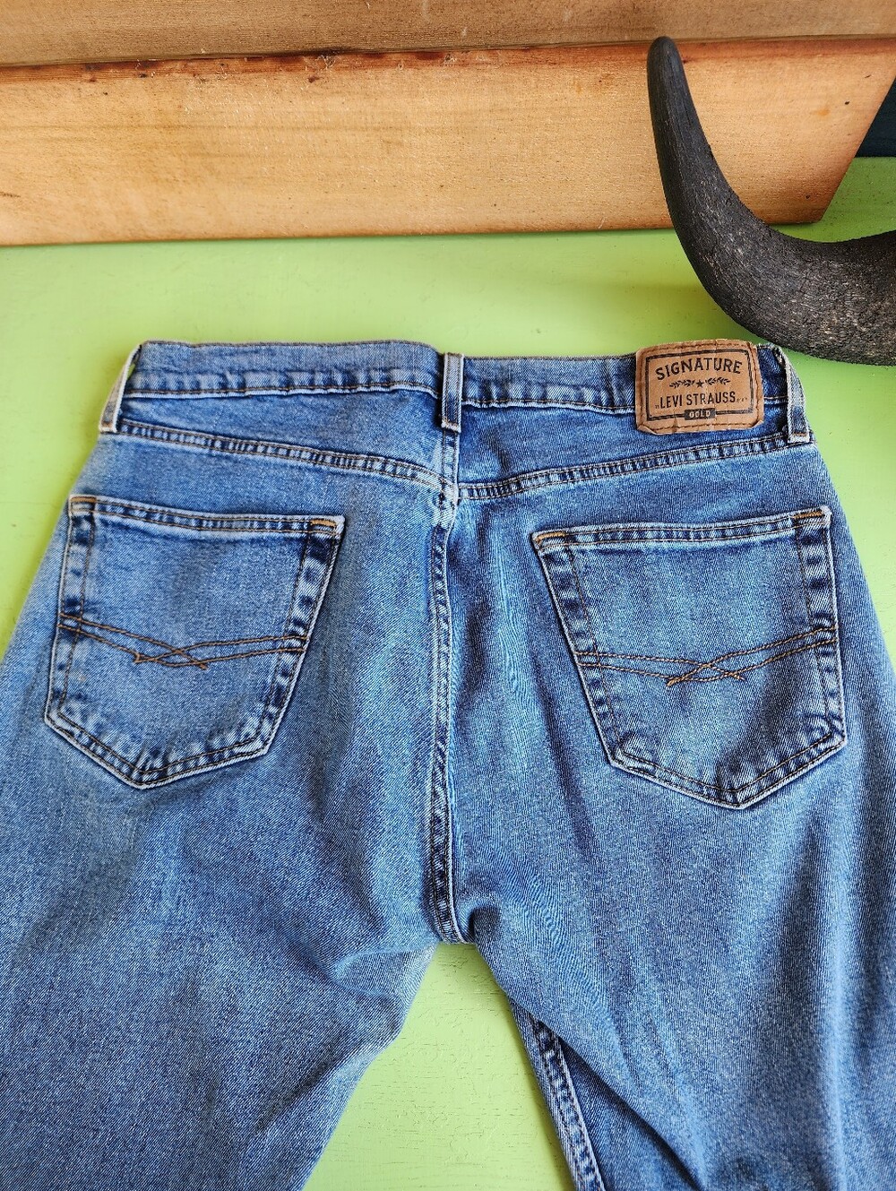 Signature by Levi Strauss Men’s Reg Fit Jeans Medium Wash Straight Leg 34 x 32